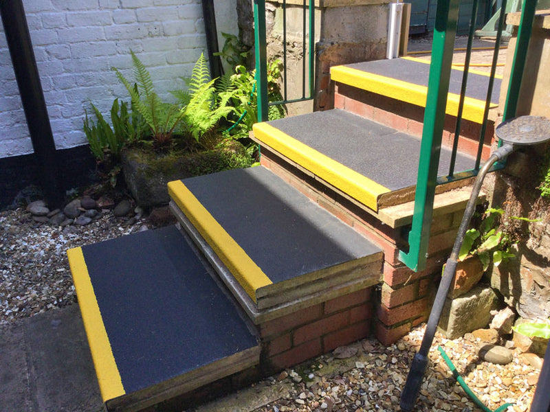 Standard Duty Anti-Slip Extra Deep GRP Stair Treads For Industrial Environments