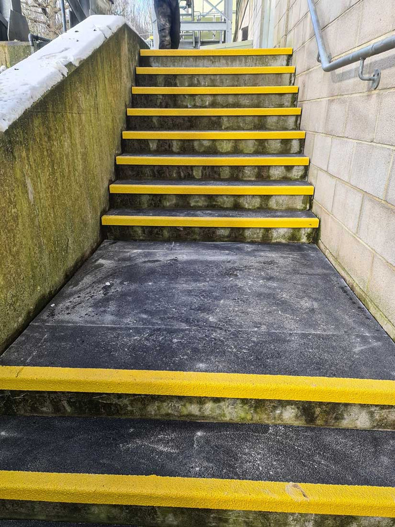 Standard Duty Anti-Slip Extra Deep GRP Stair Treads For Industrial Environments