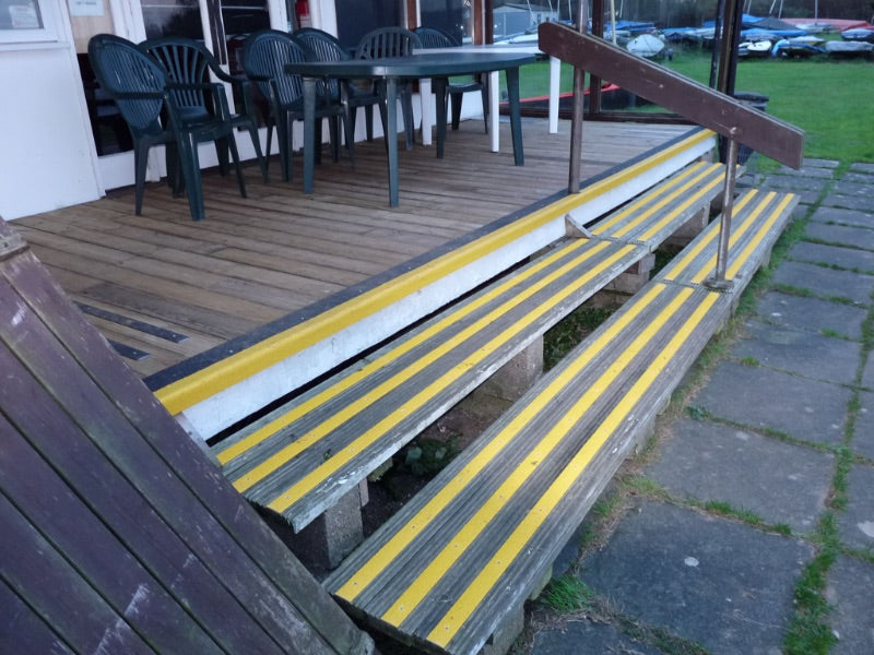 90mm Medium Grit Non-Slip Decking Strips For Wet And Frosty Conditions