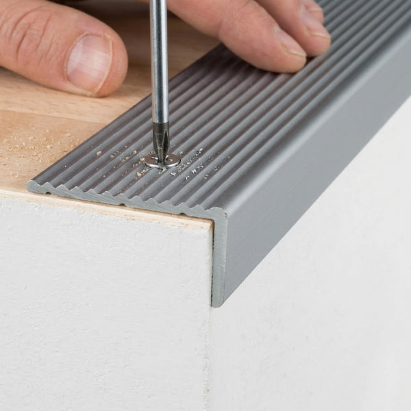 Silver anodised aluminium ribbed tread stair nosing edge trim 40x20mm