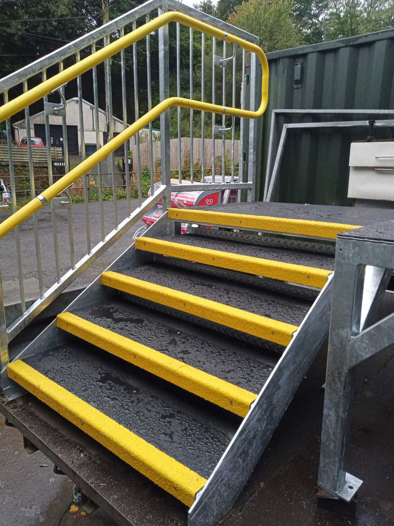 Heavy Duty Anti Slip GRP Stair Treads For Frosty And Oily Conditions